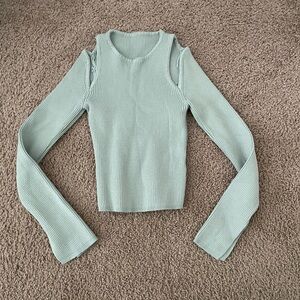 Commense shoulder cut out knit top xs